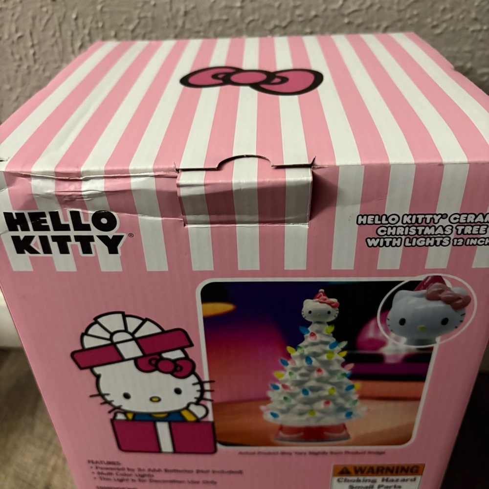 Hello Kitty White Christmas Tree NIB with lights - Picture 4 of 6